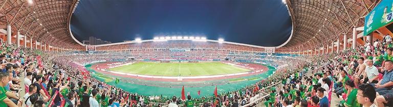 万元消费券, 黄婧雯