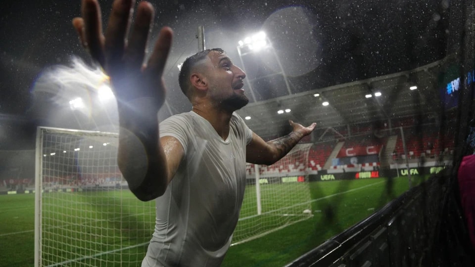 阿莫林的球, 多纳鲁马因